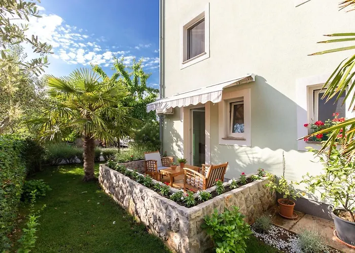 Kosic Studio Cosy & Perfect For Two