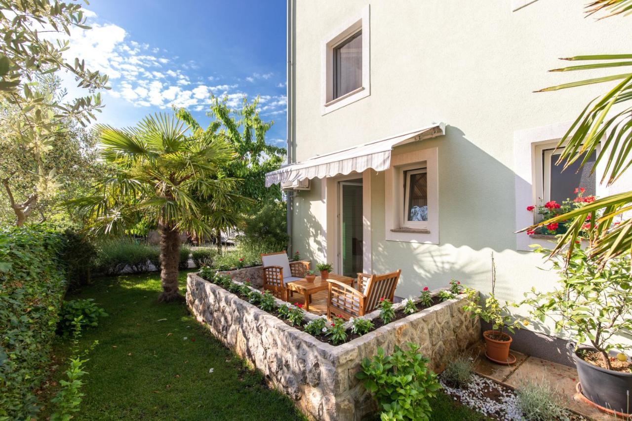 Kosic Cosy & Perfect For Two Apartment Krk Town